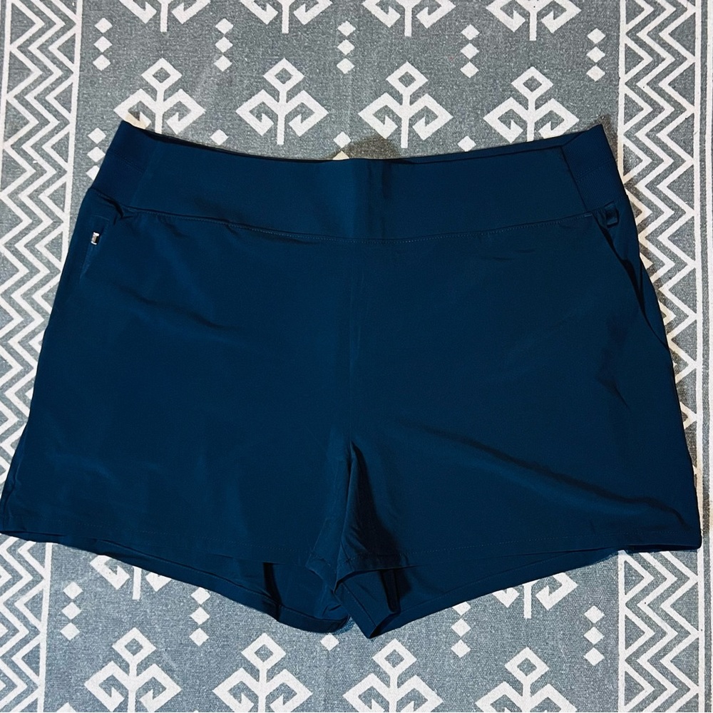 Athleta Women's Navy Blue Shorts 20